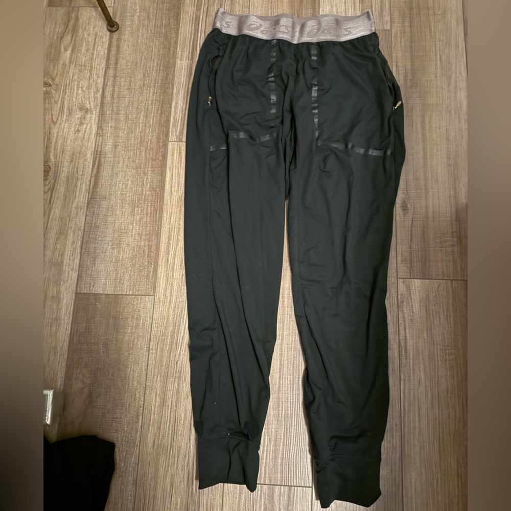 Small joggers asics